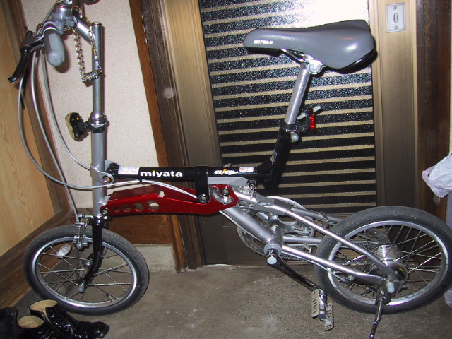 �L����ƃX�^���h���n��